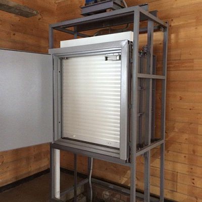 Малогрузовой сервисный подъемник